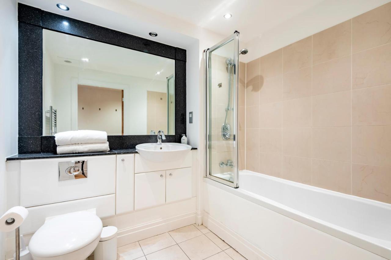 Paddington Basin View Apartment London