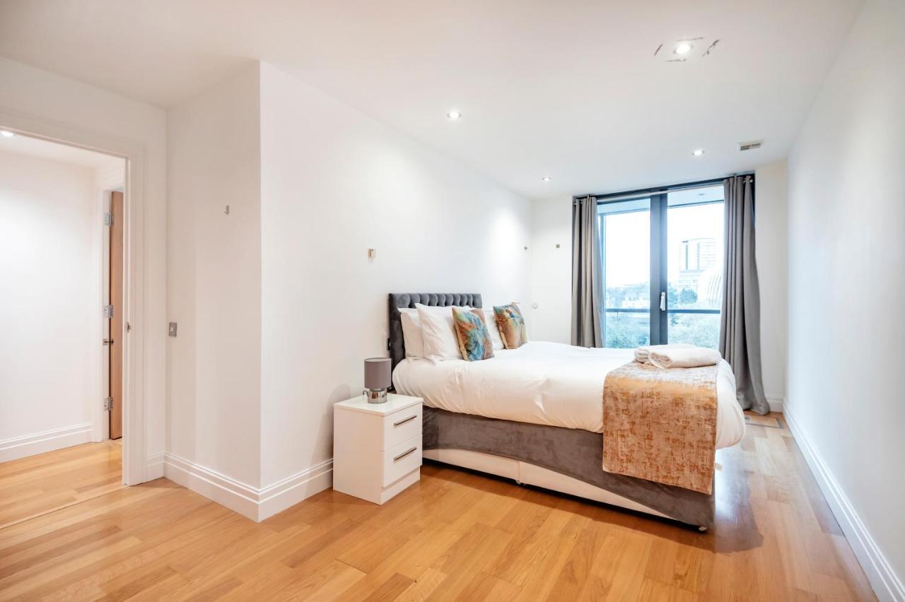 Paddington Basin View Apartment *