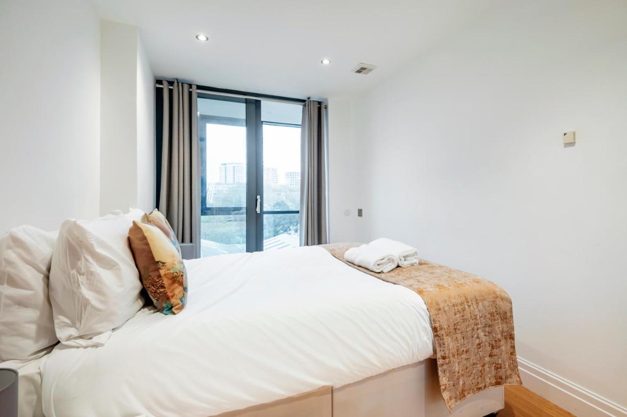 Apartment Paddington Basin View London