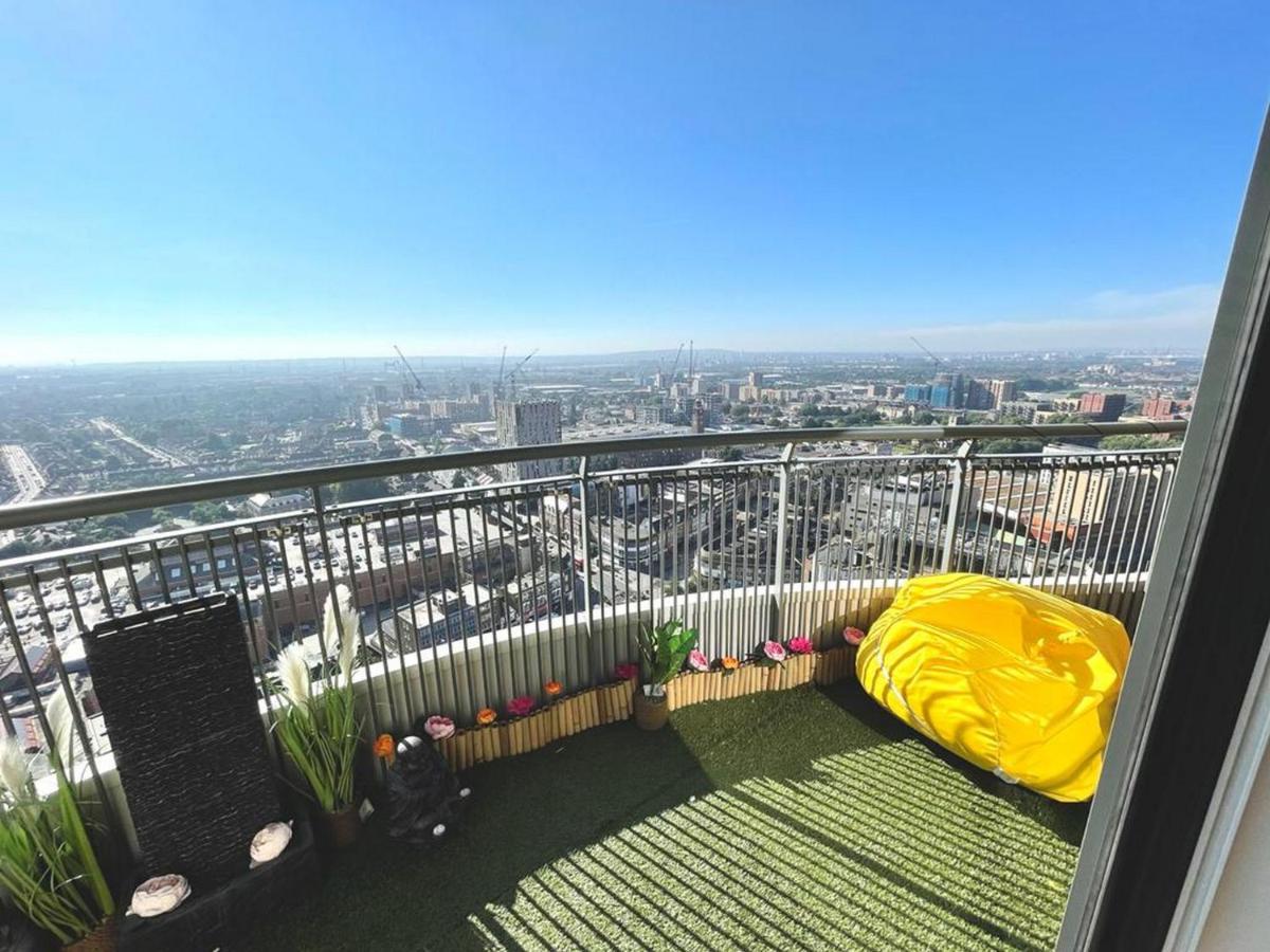 Stylish 1-bedroom With Stunning Views Apartment