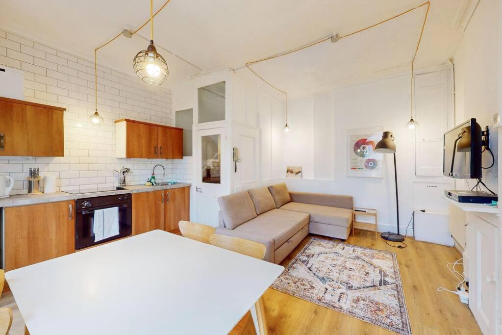 Modern 2 Bed Maisonette In Farringdon Barbican Londres