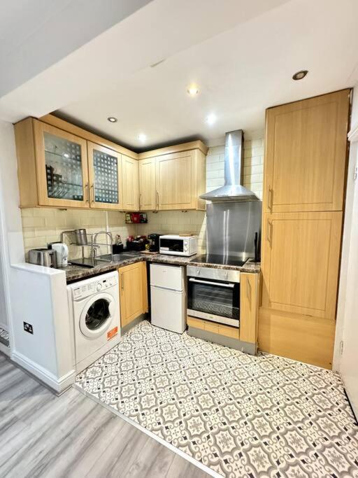 Centrally-located Gem In Marble Arch, * Londres