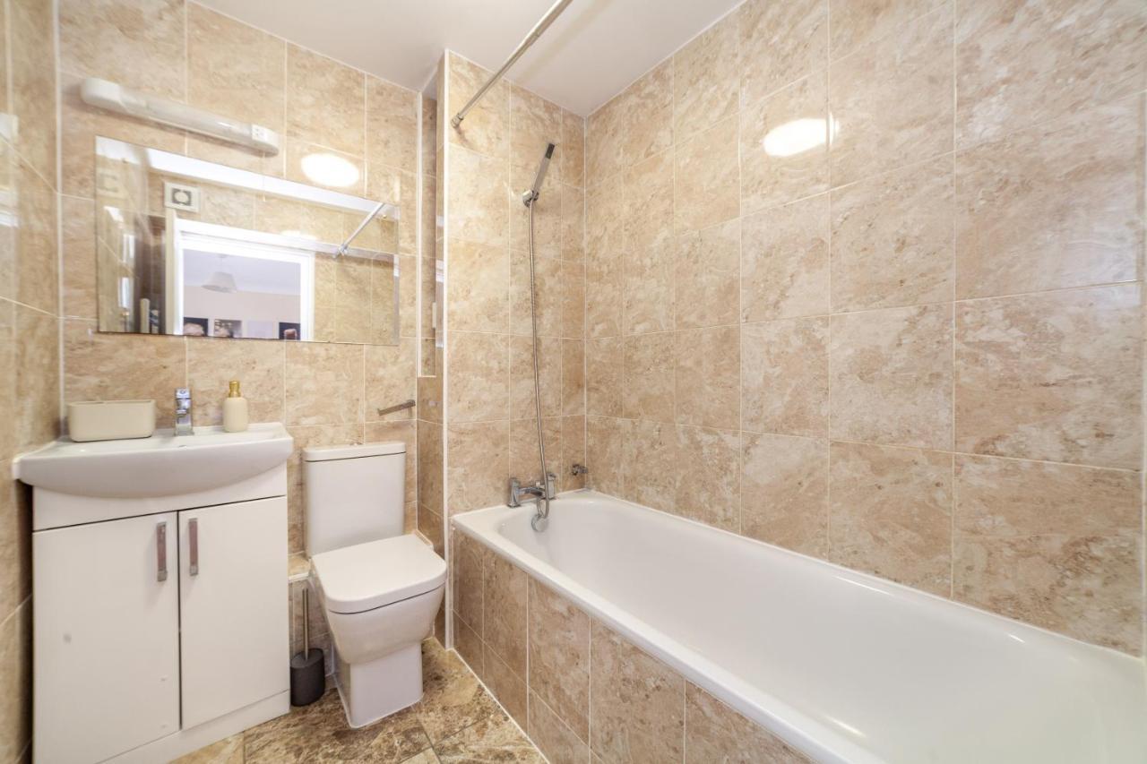 Lovely Flat In Wimbledon W/ Free Parking Apartamento