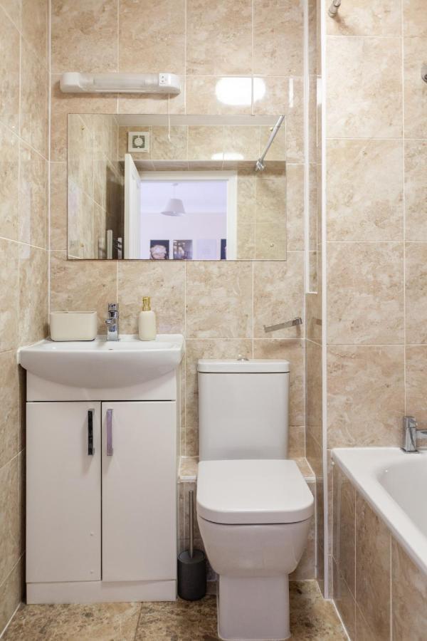 Lovely Flat In Wimbledon W/ Free Parking Apartamento