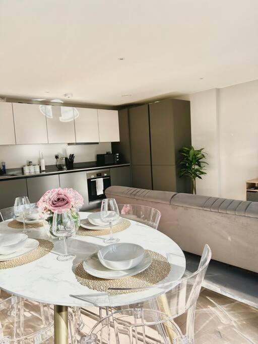 Spacious 2br With Terrance Londres