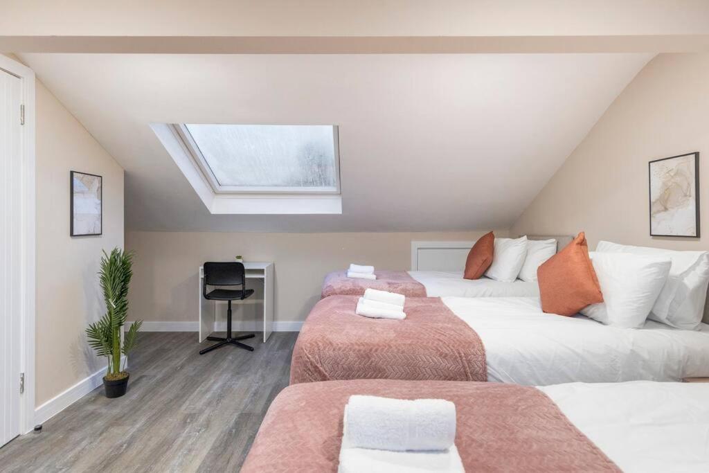 Convenient Spacious House Next Seven Sisters Station Apartamento *