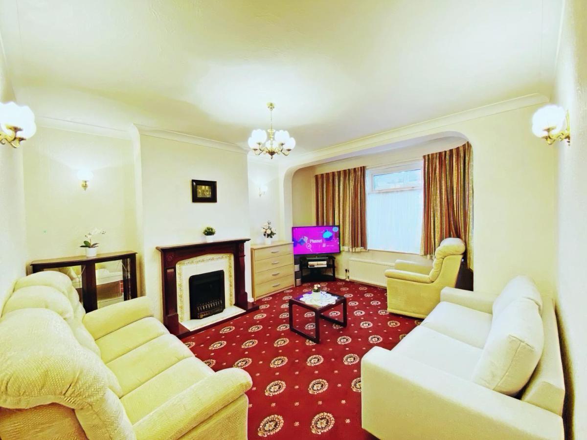Barking House Sleeps 11 - Parking - Train Tube - Airport *