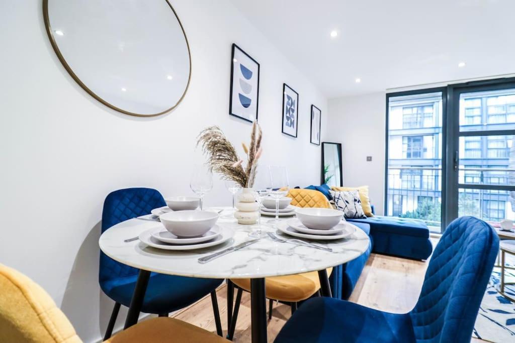 Canary Wharf-10% Discount-fibre Wifi-5mins To Tube Apartment *