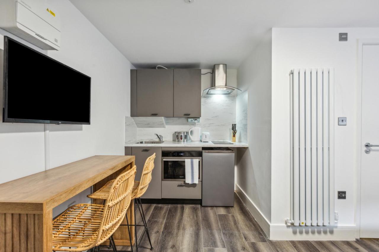 Apartment Sutherland London
