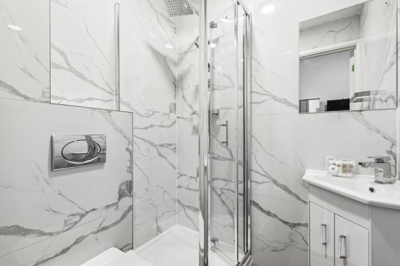 Sutherland Apartment *