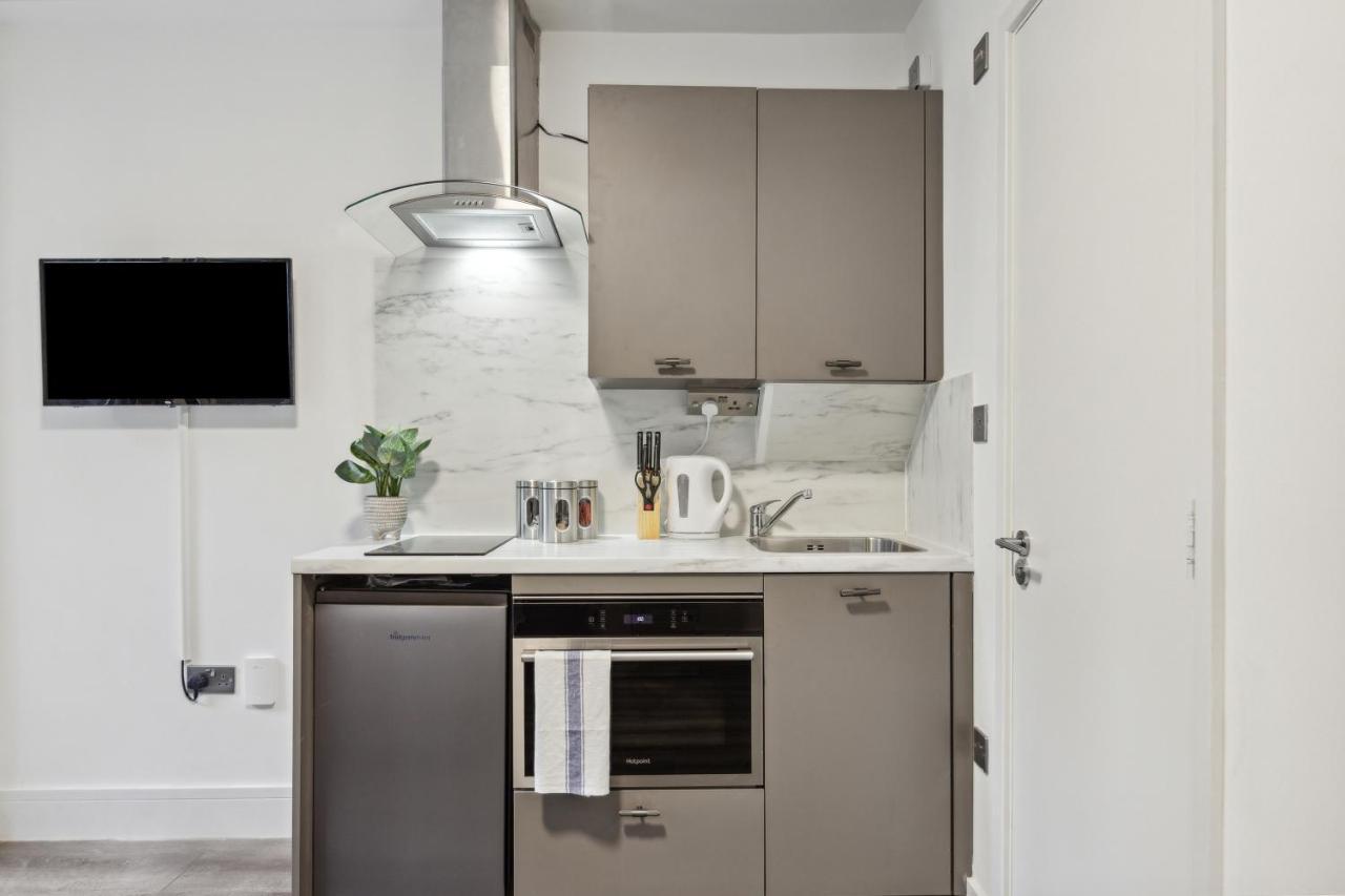 Sutherland Apartment *