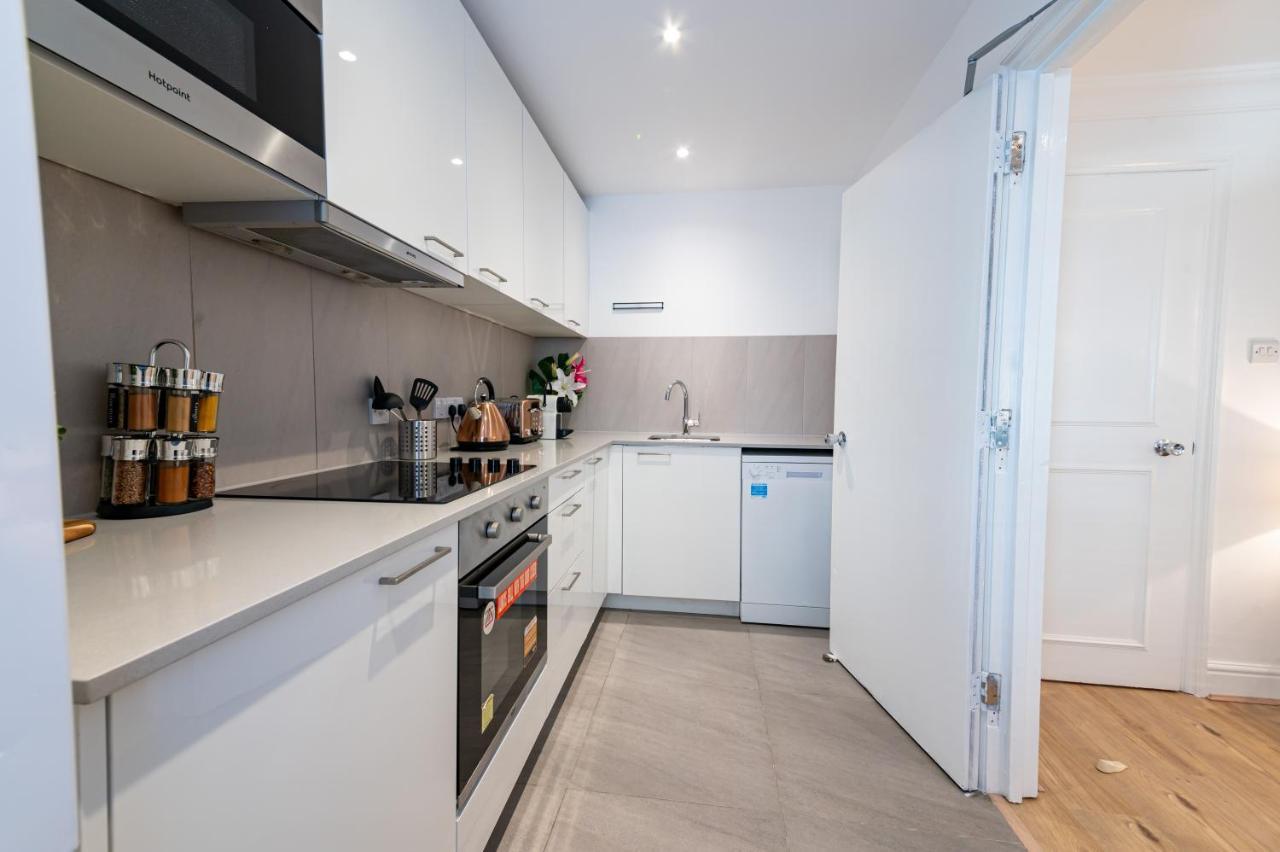 4 Bedrooms Peaceful Abbey Rd - St Johns Wood Apartment *