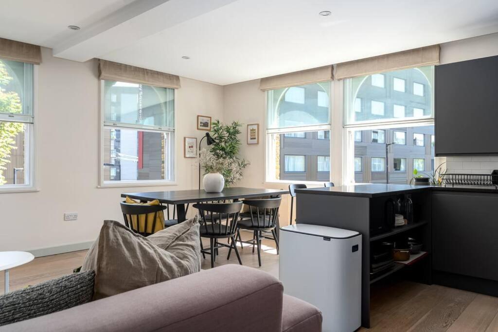 2 Bedroom In Bridge Apartment *