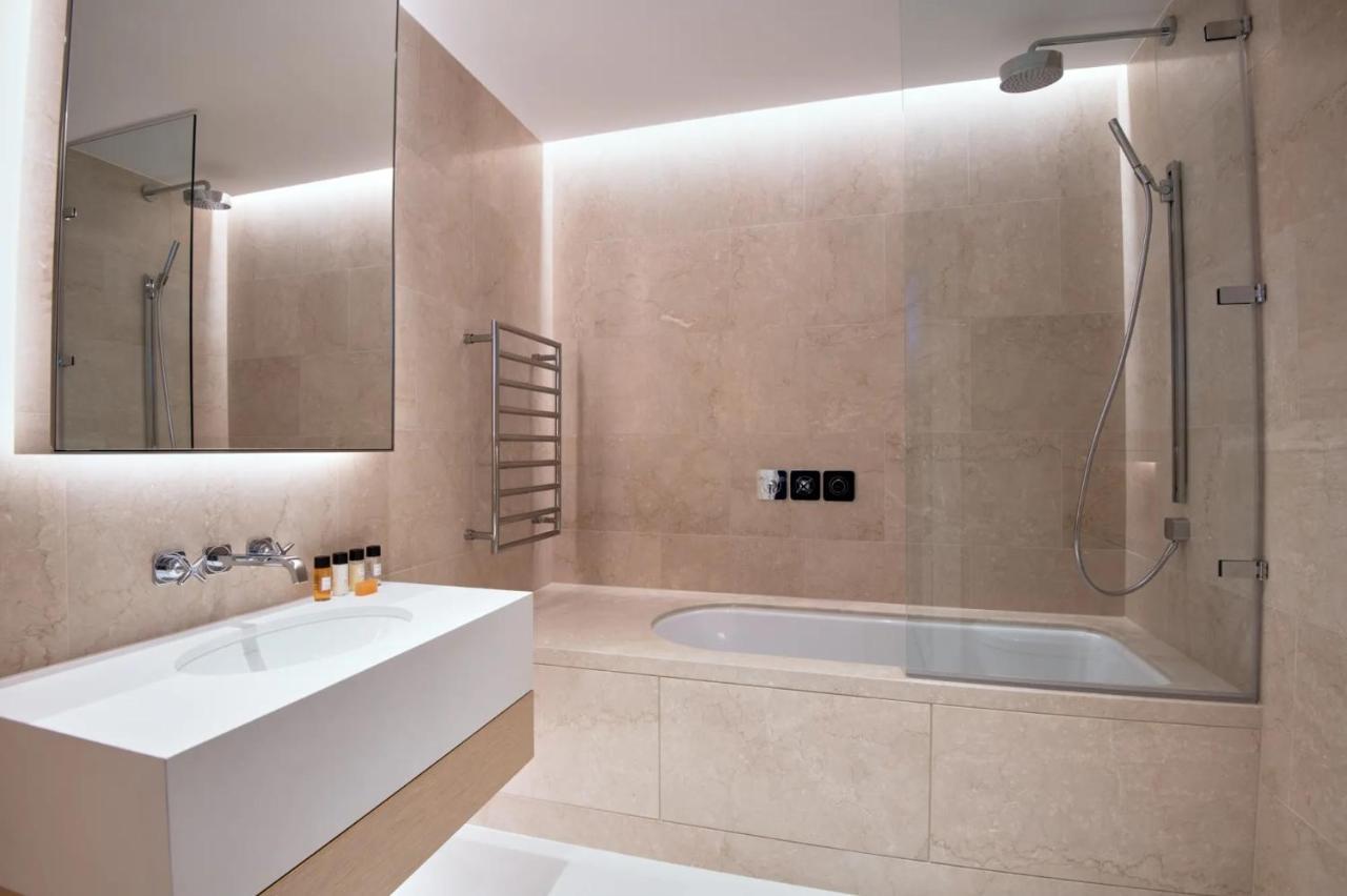 Apartment Luxury Large Park Lane Views 1250sqft London