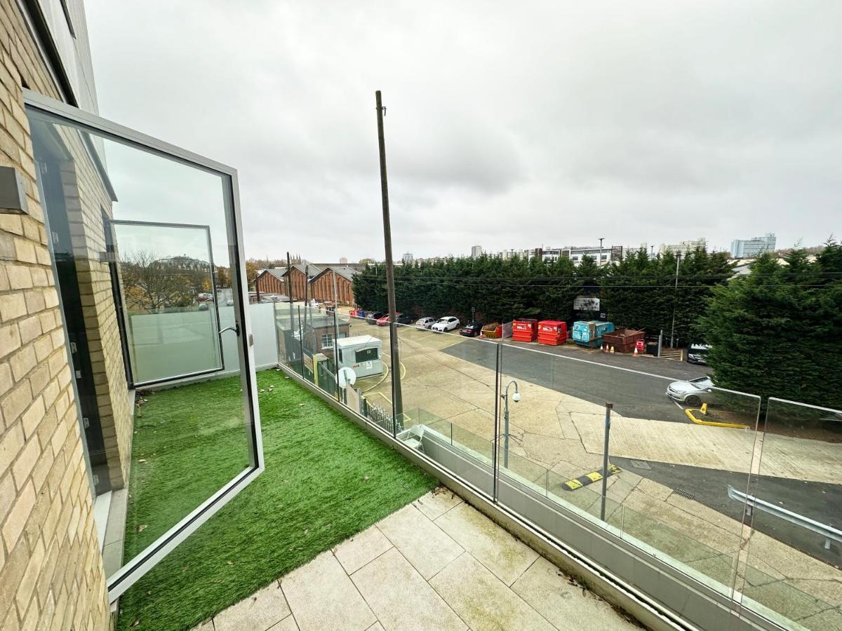 Two Bed In Clapham *
