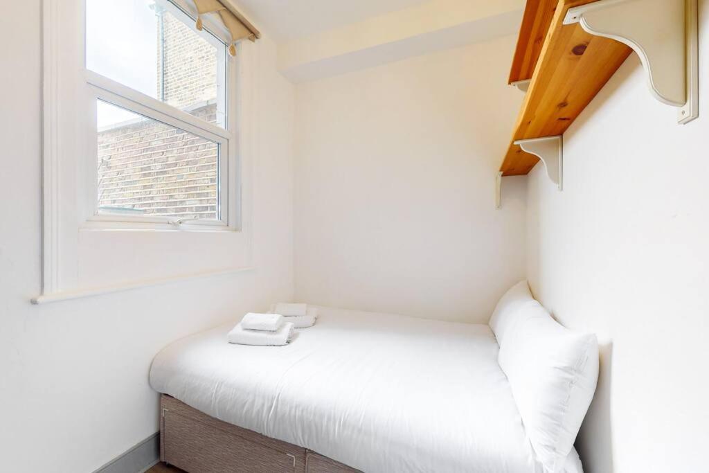 Perfectly Located, Classy 2 Bed Flat In Stockwell London
