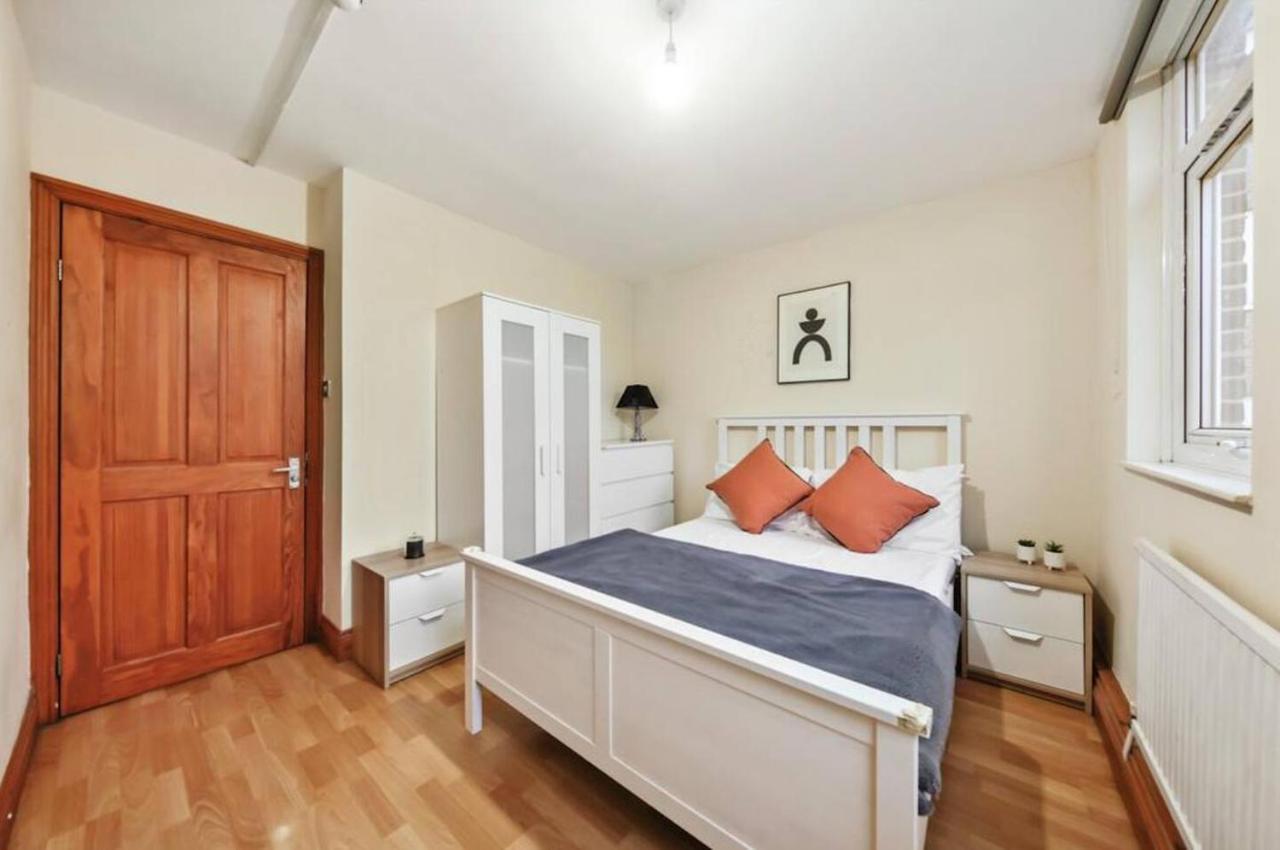 Guest house Westbourne Park Hububb London