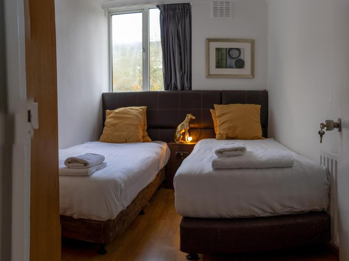 Ferienhaus London - 4 Bed - Sleeps 8 - Garden - Pet Friendly