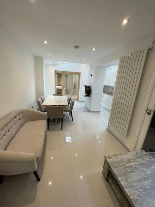 Holiday home A Beautiful Terraced House In Central *