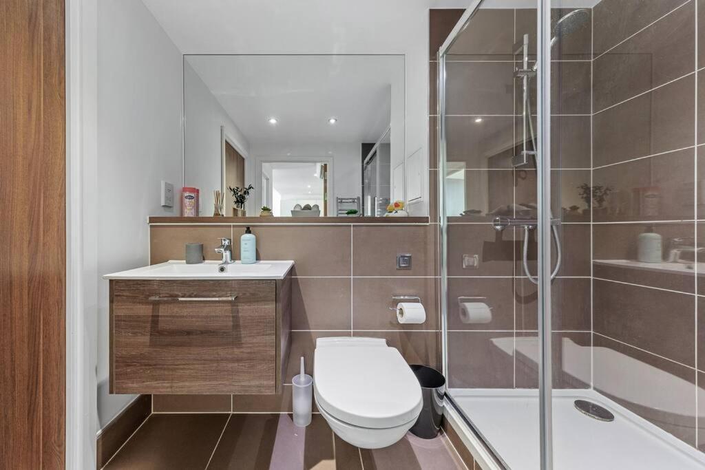 Apartamento Brand New 20 Mins From Waterloo Bp34