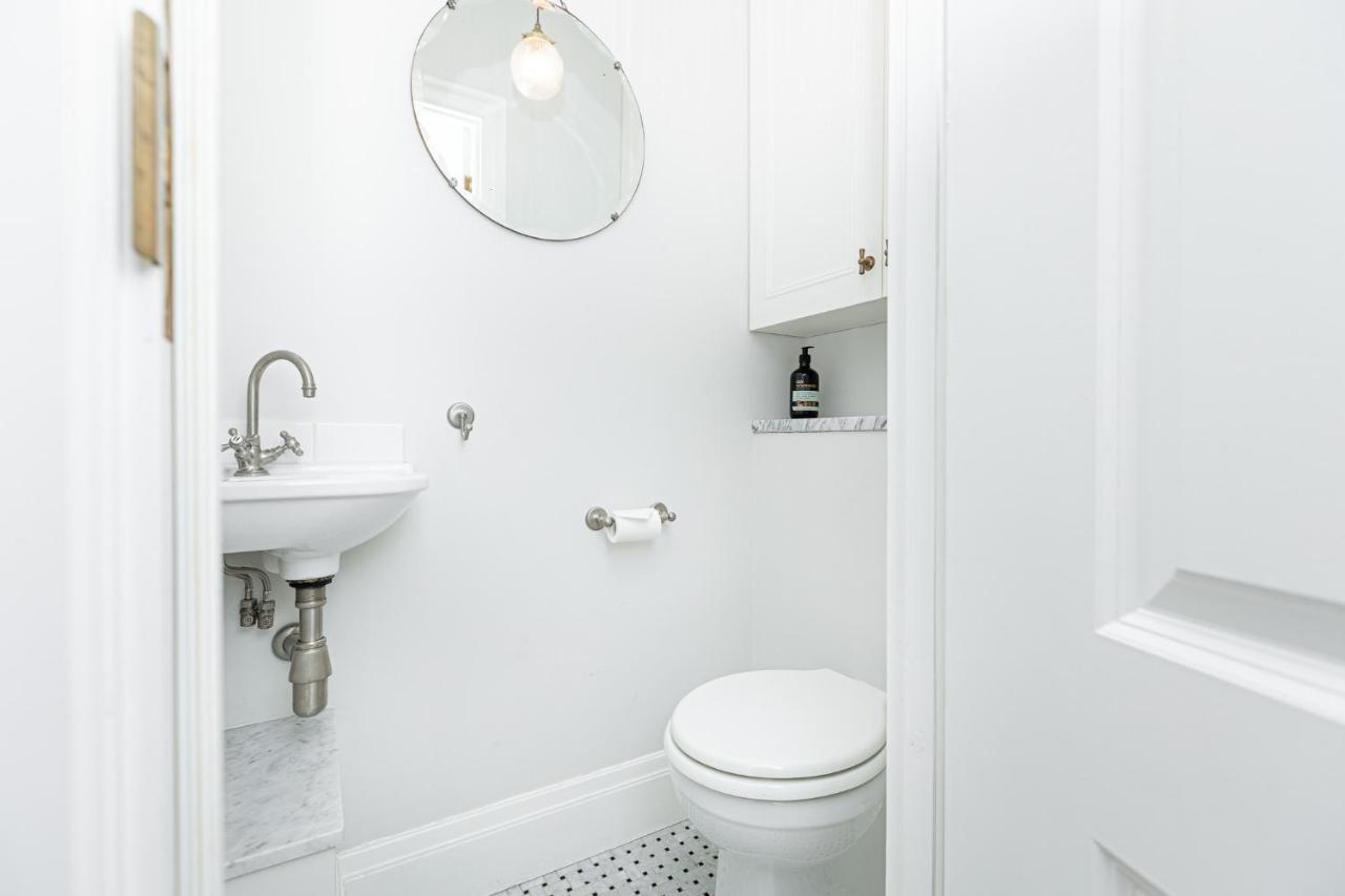 Bright 1br Apt, 1min To Tube & Kensington Gardens Apartment