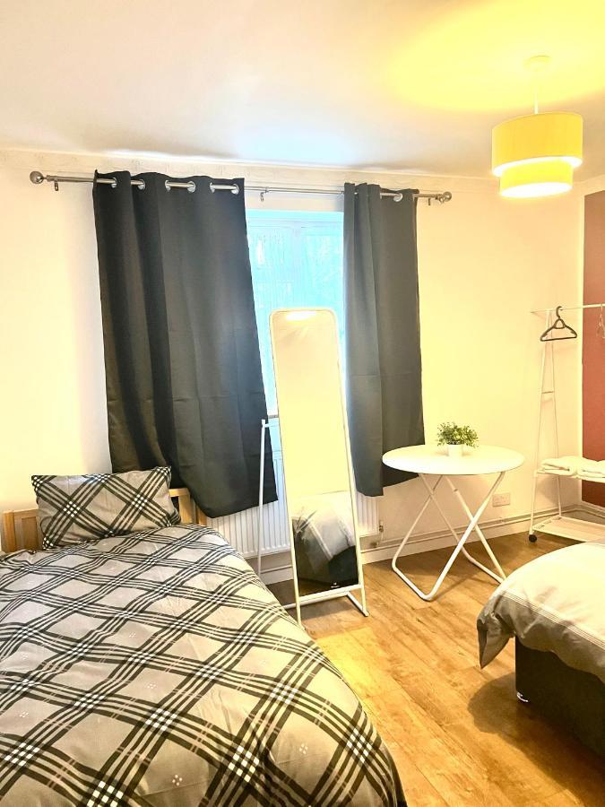 Large With Two Bed In Homestay