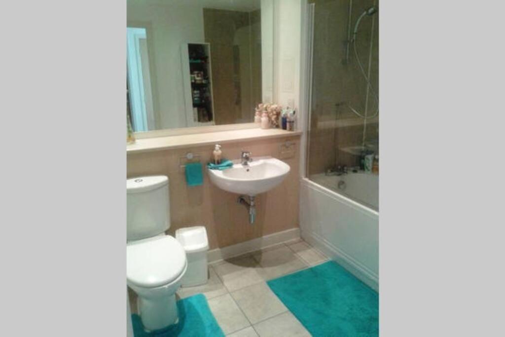 Apartment Superhost 1 Bedroom Flat 15 Mins To Center,zone 2 *
