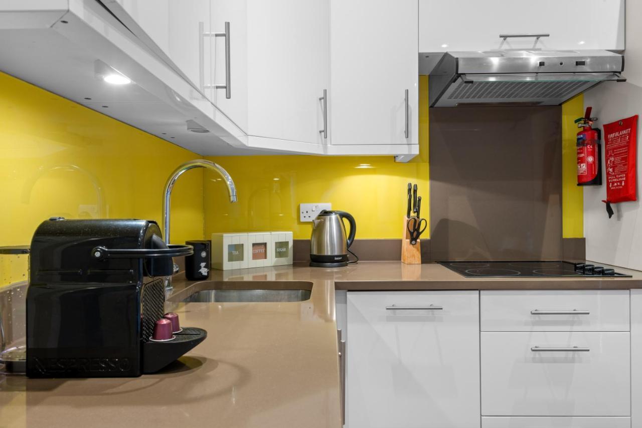 Apartment Notting Hill: Stylish 1br With Terrace -
