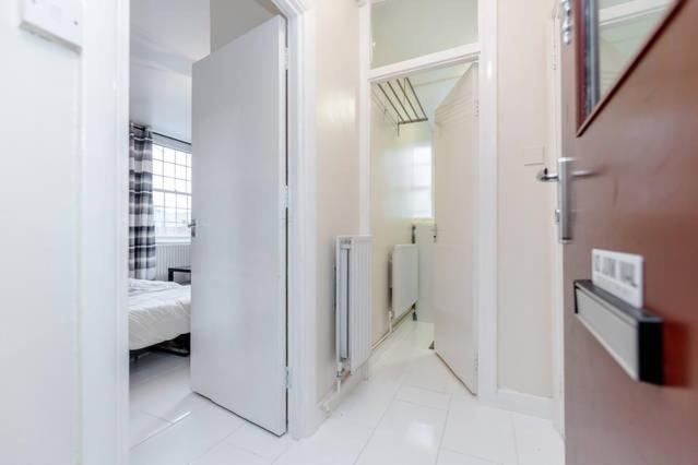 Apartment Flat In London