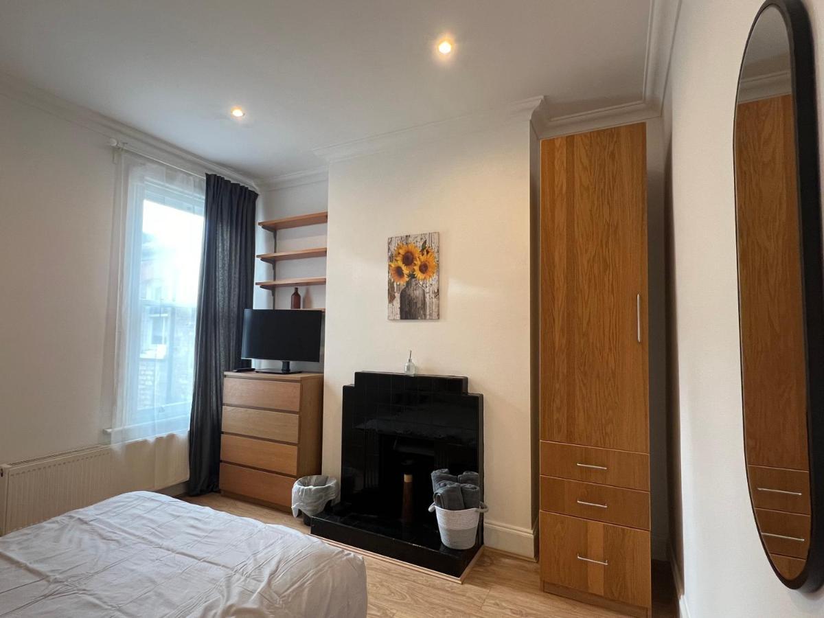 Holiday home 4 Bed House 10 Min Walk To Tube