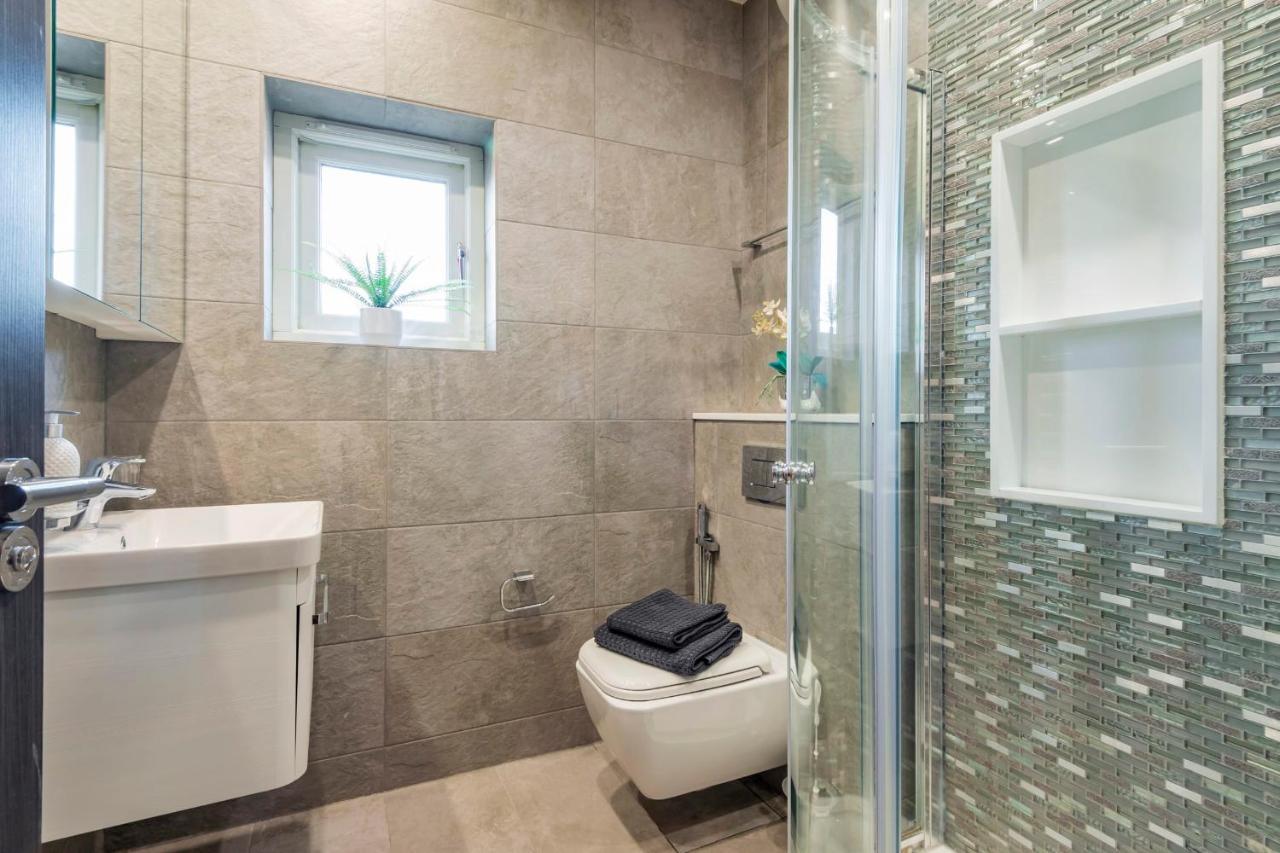 Hampstead Luxury Flat-hosted By Sweetstay Apartment *