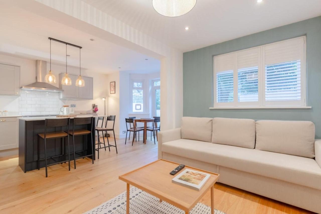 Newly Refurbished 2bd Flat - Wimbledon Village! Apartment
