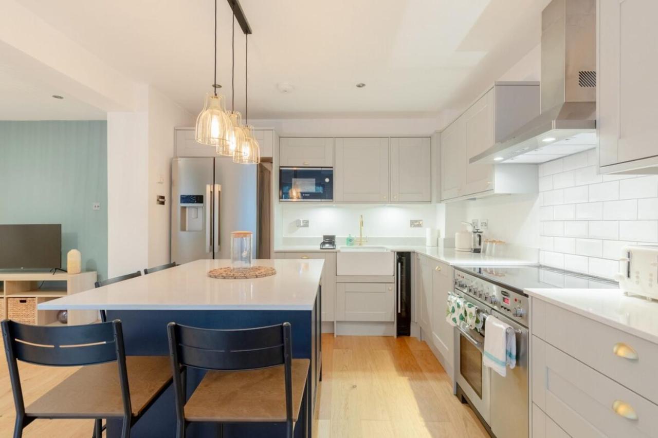 Newly Refurbished 2bd Flat - Wimbledon Village! Apartment