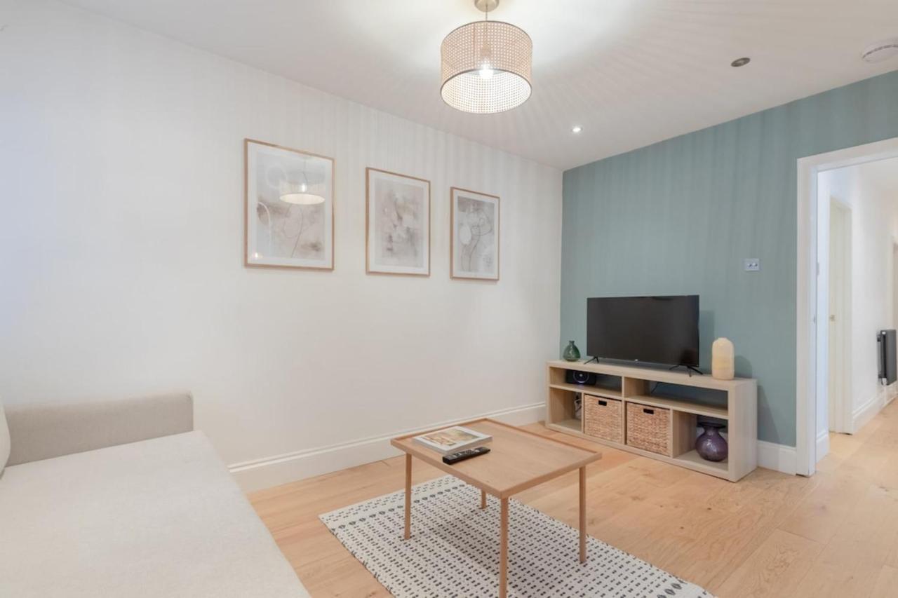 Apartment Newly Refurbished 2bd Flat - Wimbledon Village!