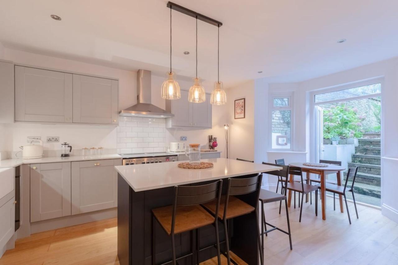 Apartment Newly Refurbished 2bd Flat - Wimbledon Village! London