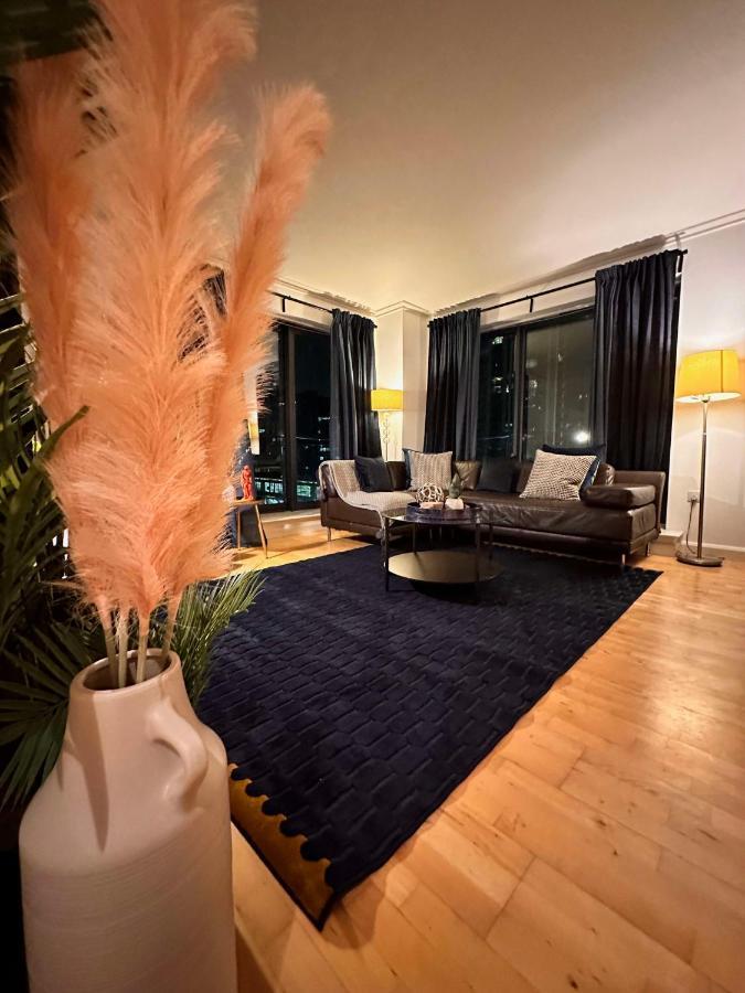 Apartamento New Spacious 2 Bedroom With Balcony