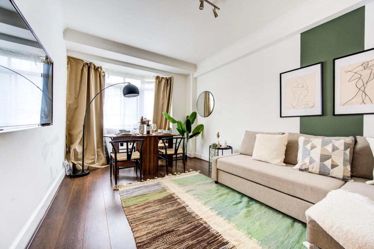 Hyde Park Chic Modern Flat For 4 Apartment