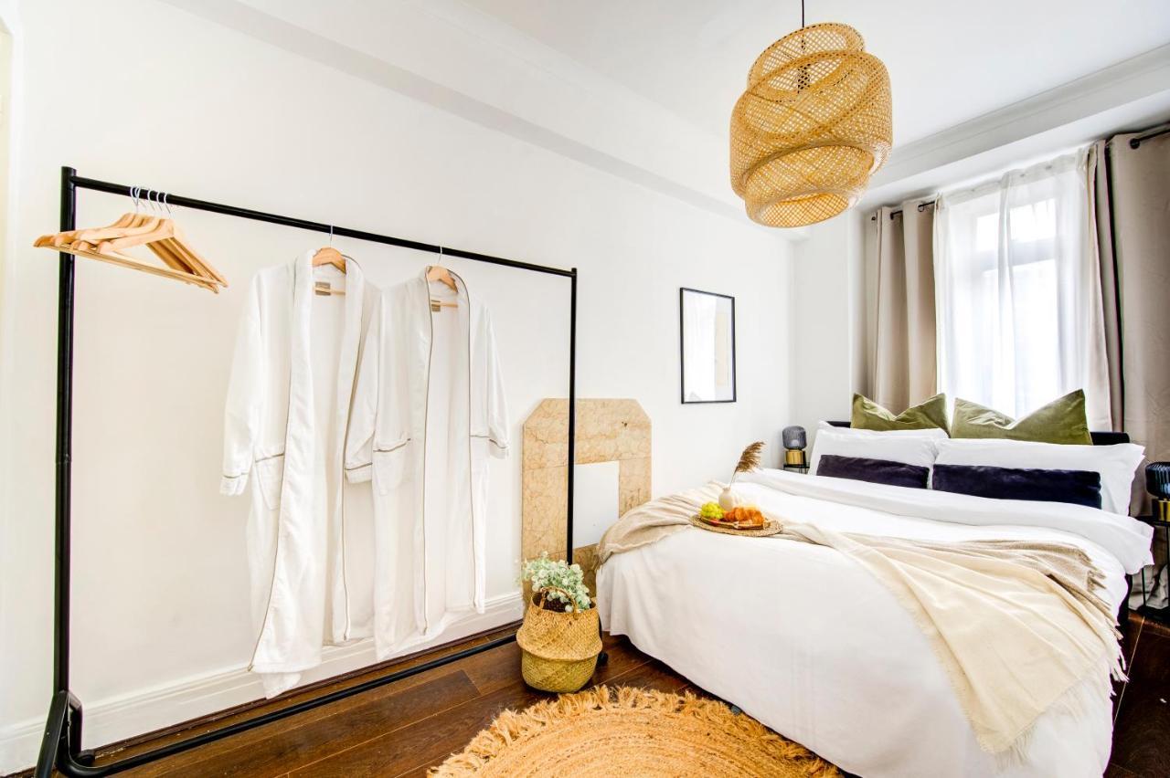 Hyde Park Chic Modern Flat For 4 Apartment