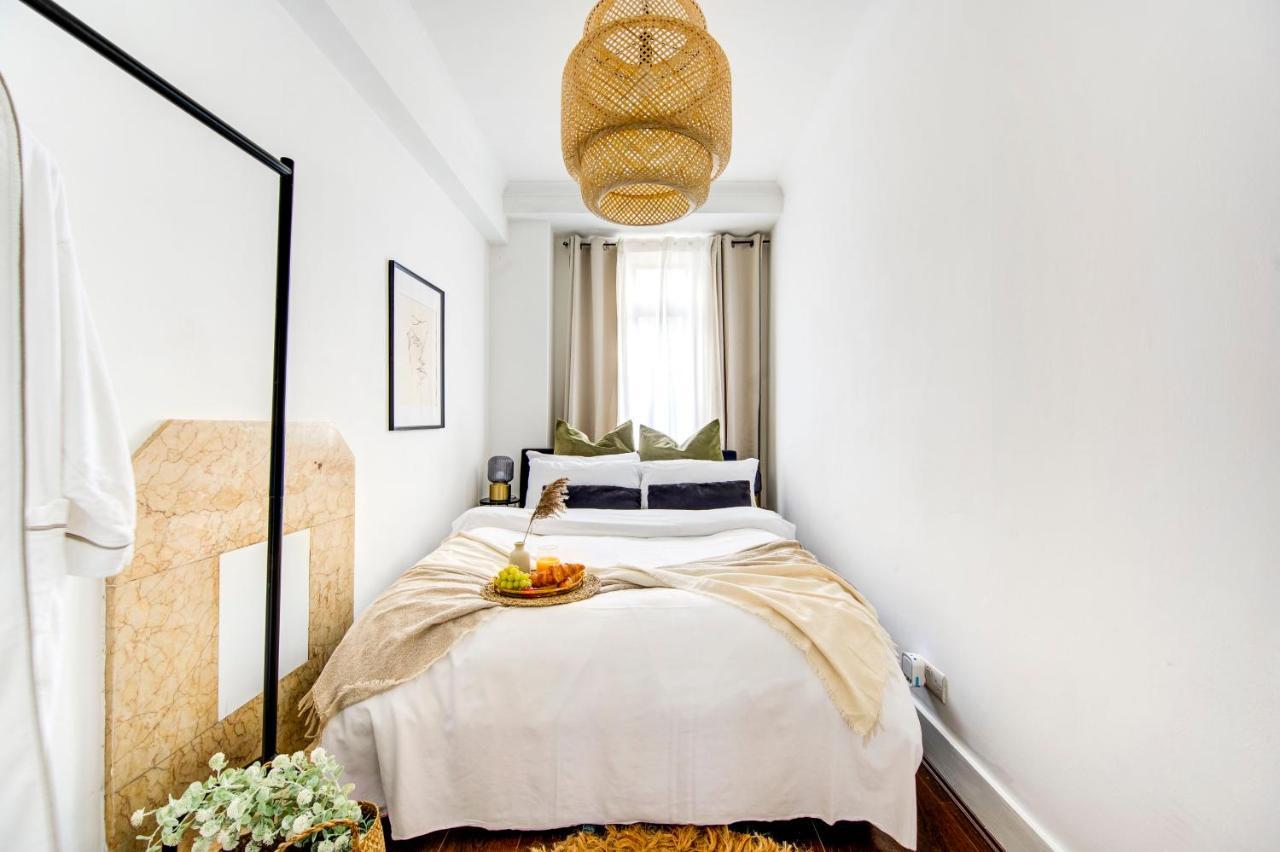 Hyde Park Chic Modern Flat For 4 Apartment London