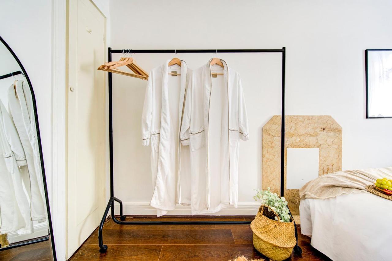 Hyde Park Chic Modern Flat For 4 Apartment