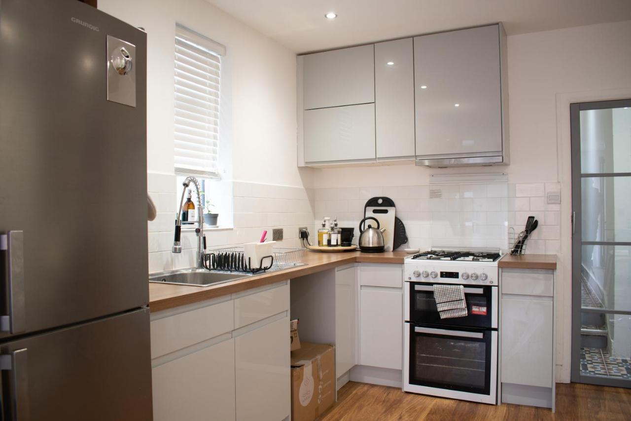 Apartment Sw - Stylish One Bedroom With Patio
