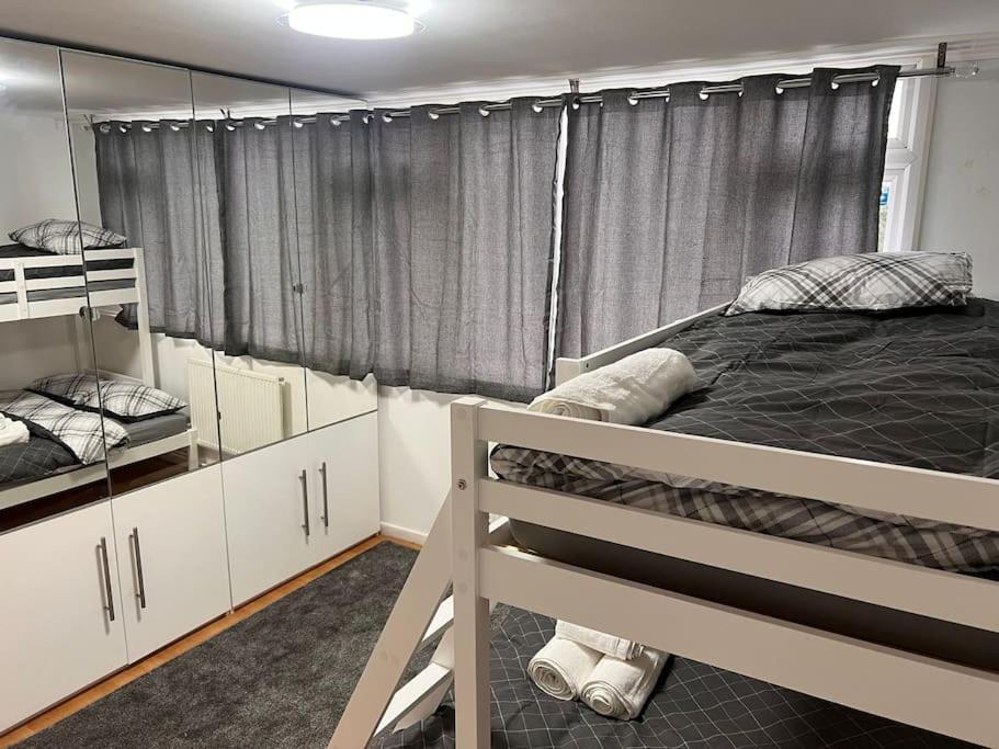 Stunning 2 Bedroom Duplex In The Heart Of Apartment