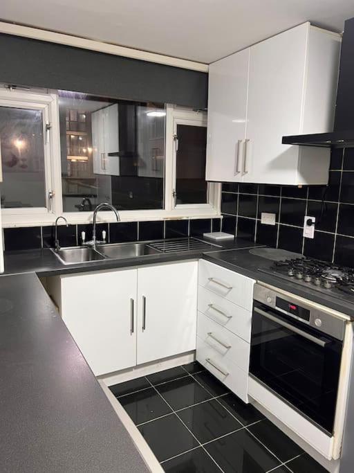 Stunning 2 Bedroom Duplex In The Heart Of Apartment London