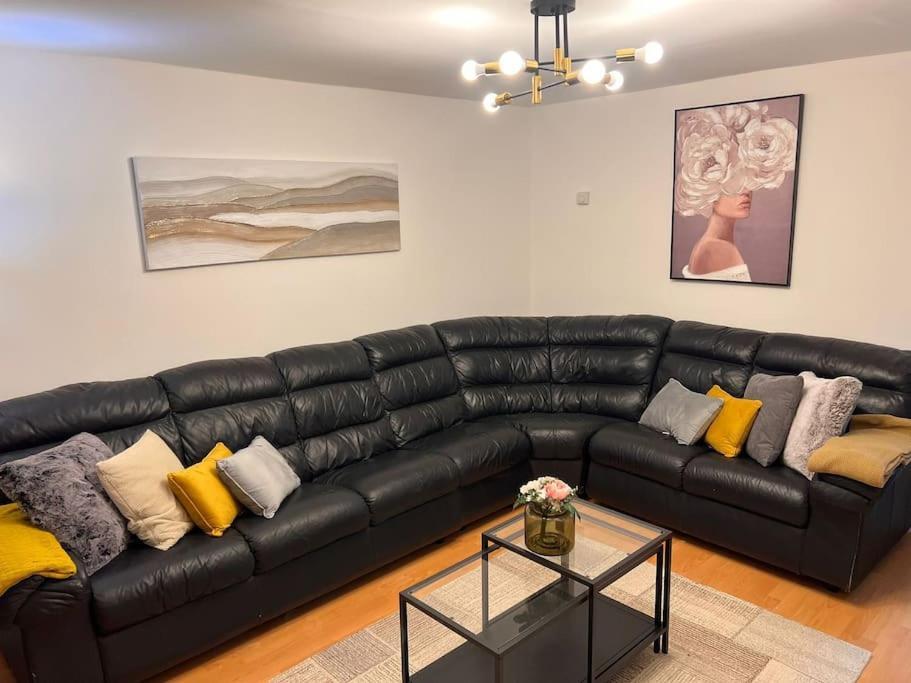 Stunning 2 Bedroom Duplex In The Heart Of Apartment London