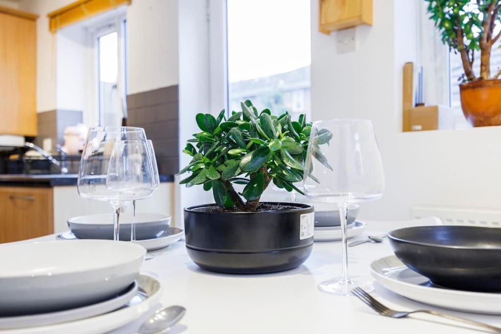 Stylish 3-bed East Contractors Parking Sleeps 5 Near Excel Casa de férias