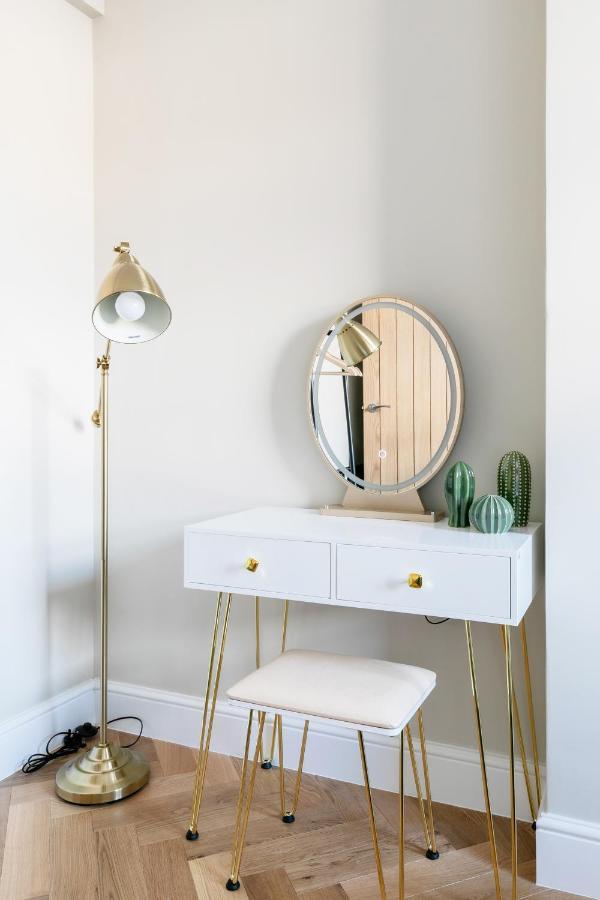 Bright Near Marble Arch And Hyde Park London