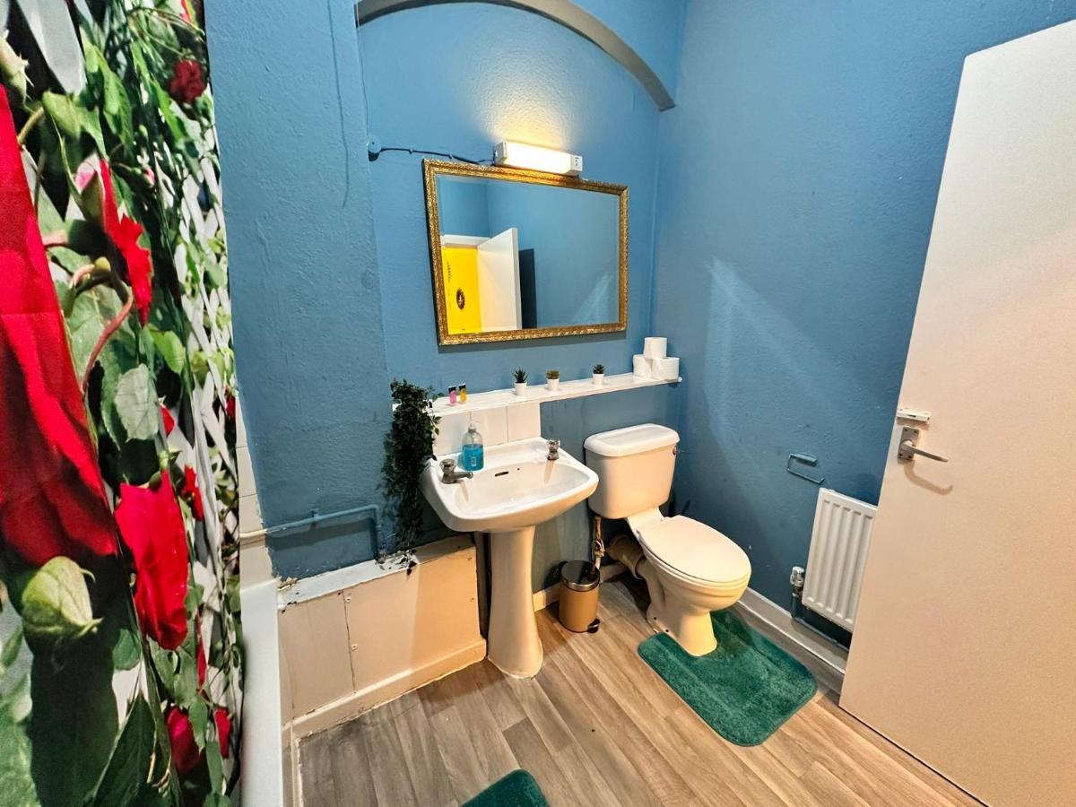 Budget 2-bedroom In Apartment London