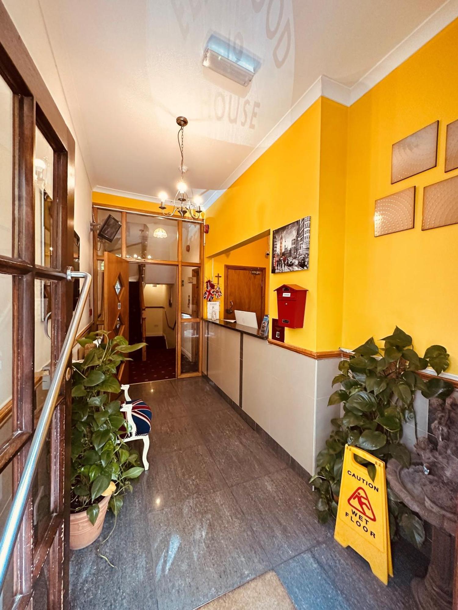 Elmwood Hotel
