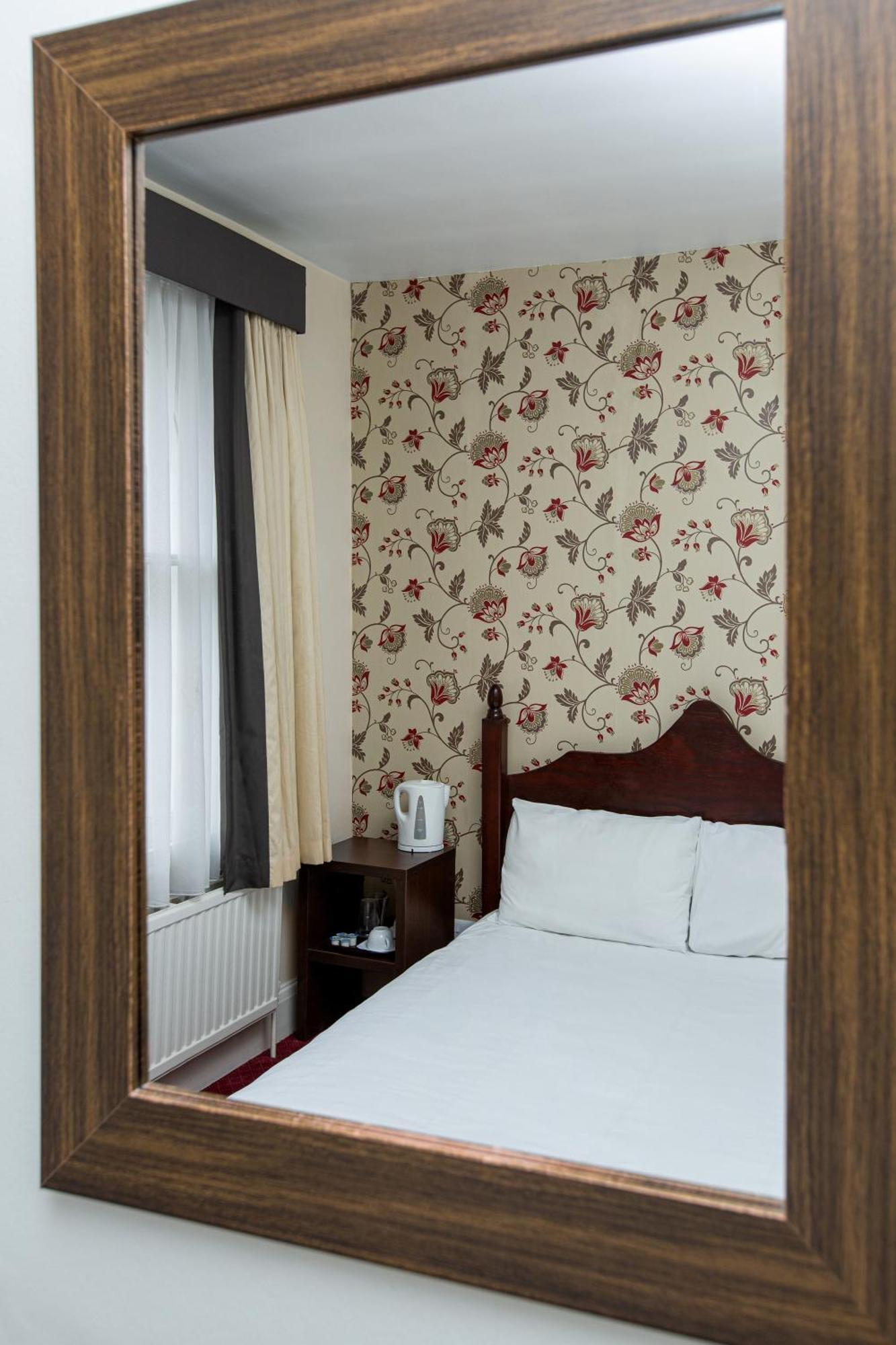 Islington 3*