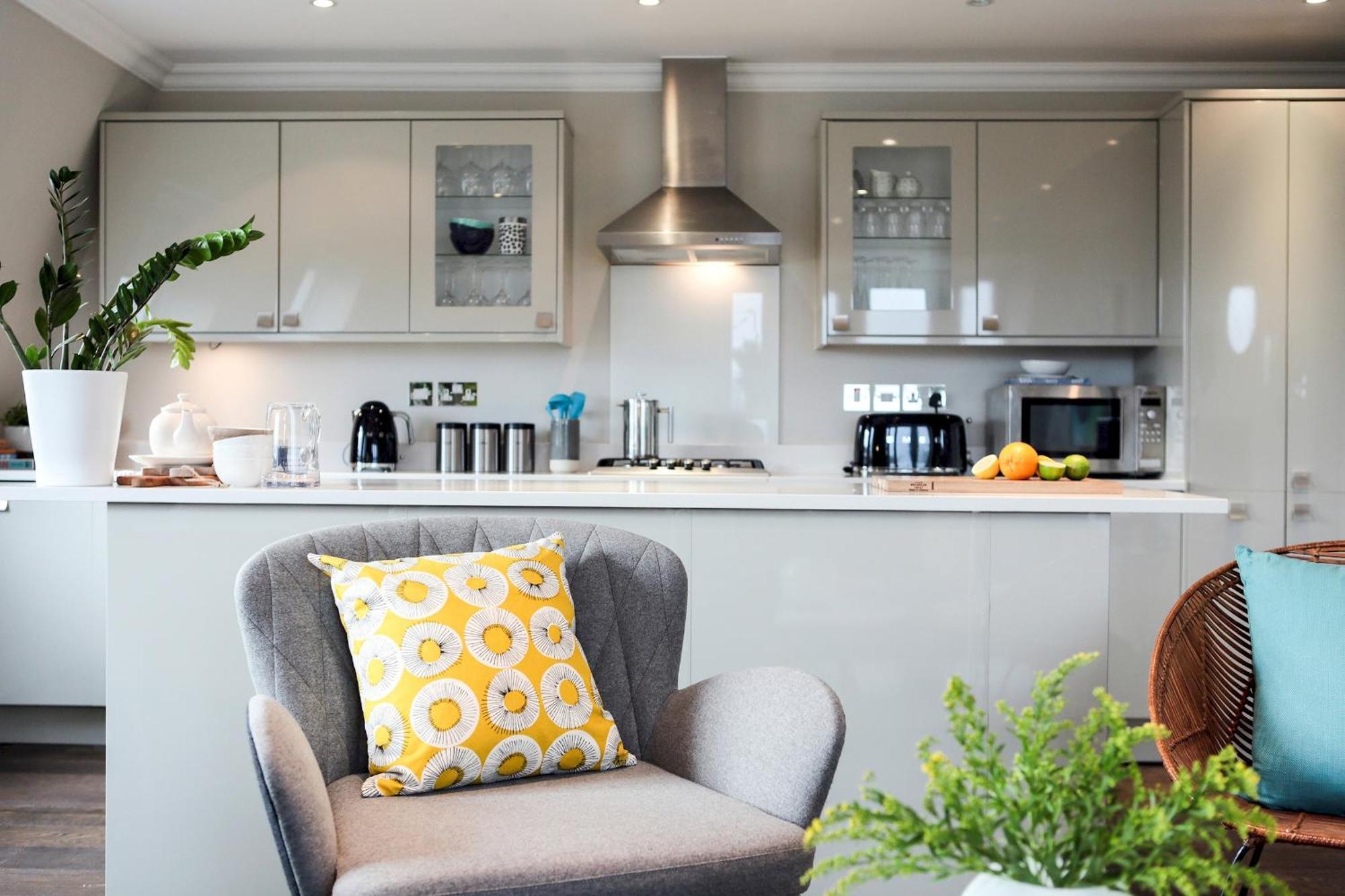 White Hill House 5 * London